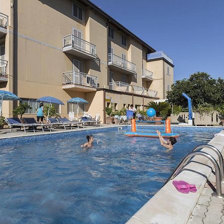 Hotel Darsena Passignano sul Trasimeno Dış mekan fotoğraf