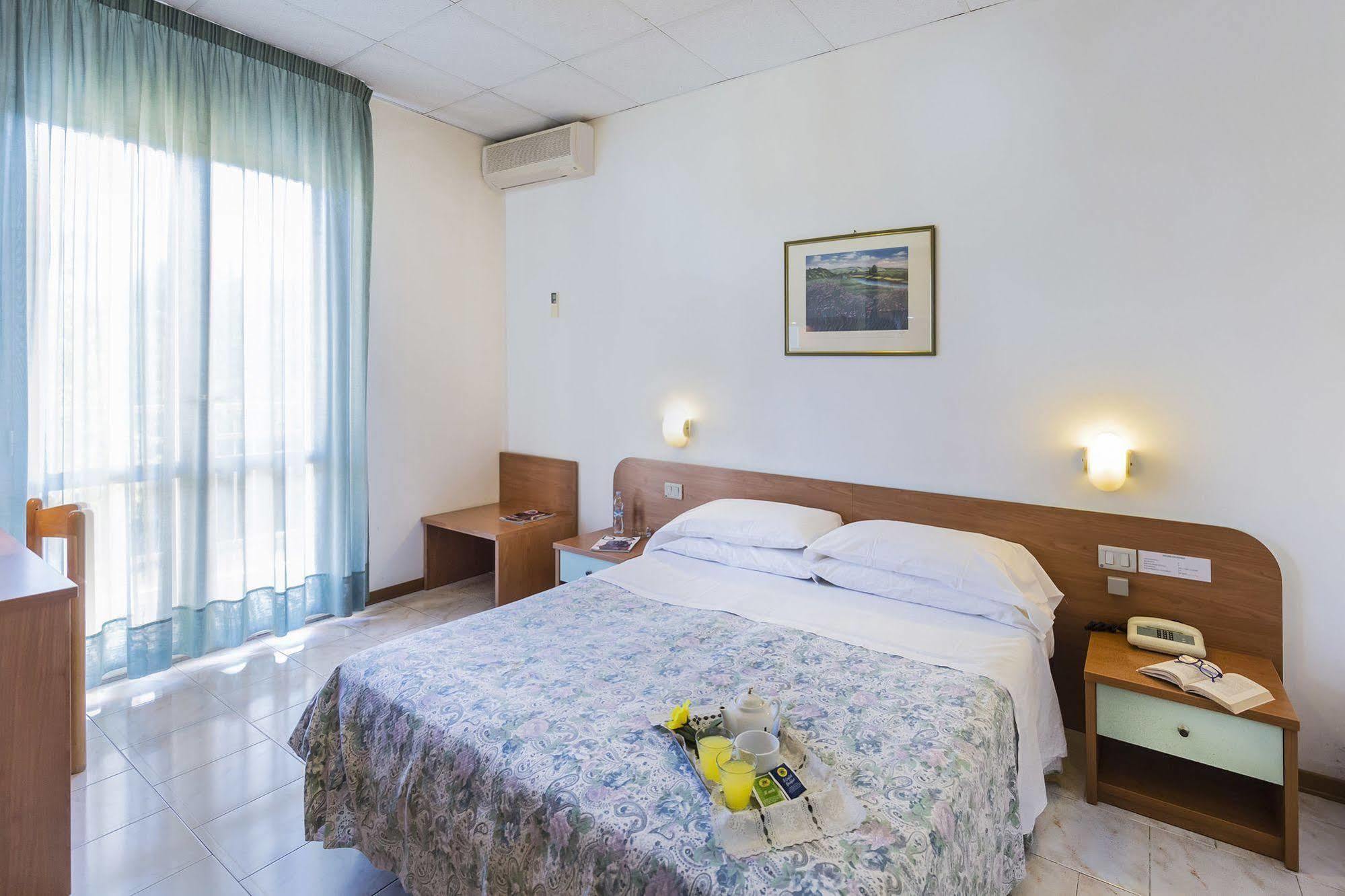 Hotel Darsena Passignano sul Trasimeno Dış mekan fotoğraf