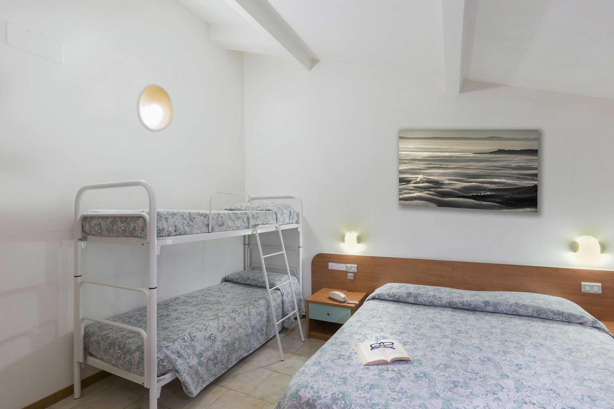 Hotel Darsena Passignano sul Trasimeno Dış mekan fotoğraf