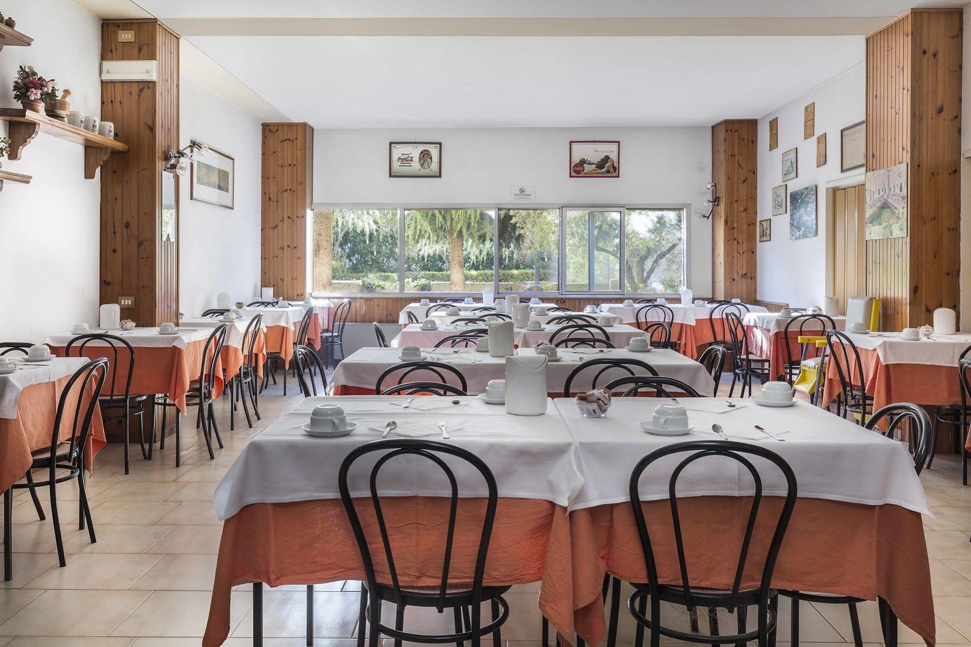 Hotel Darsena Passignano sul Trasimeno Dış mekan fotoğraf